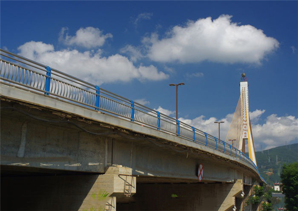 丽水304不锈钢桥梁护栏：安全、耐用与美观的完美结合