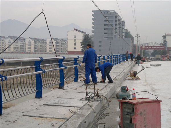 丽水不锈钢复合管护栏常见问题及解决方案